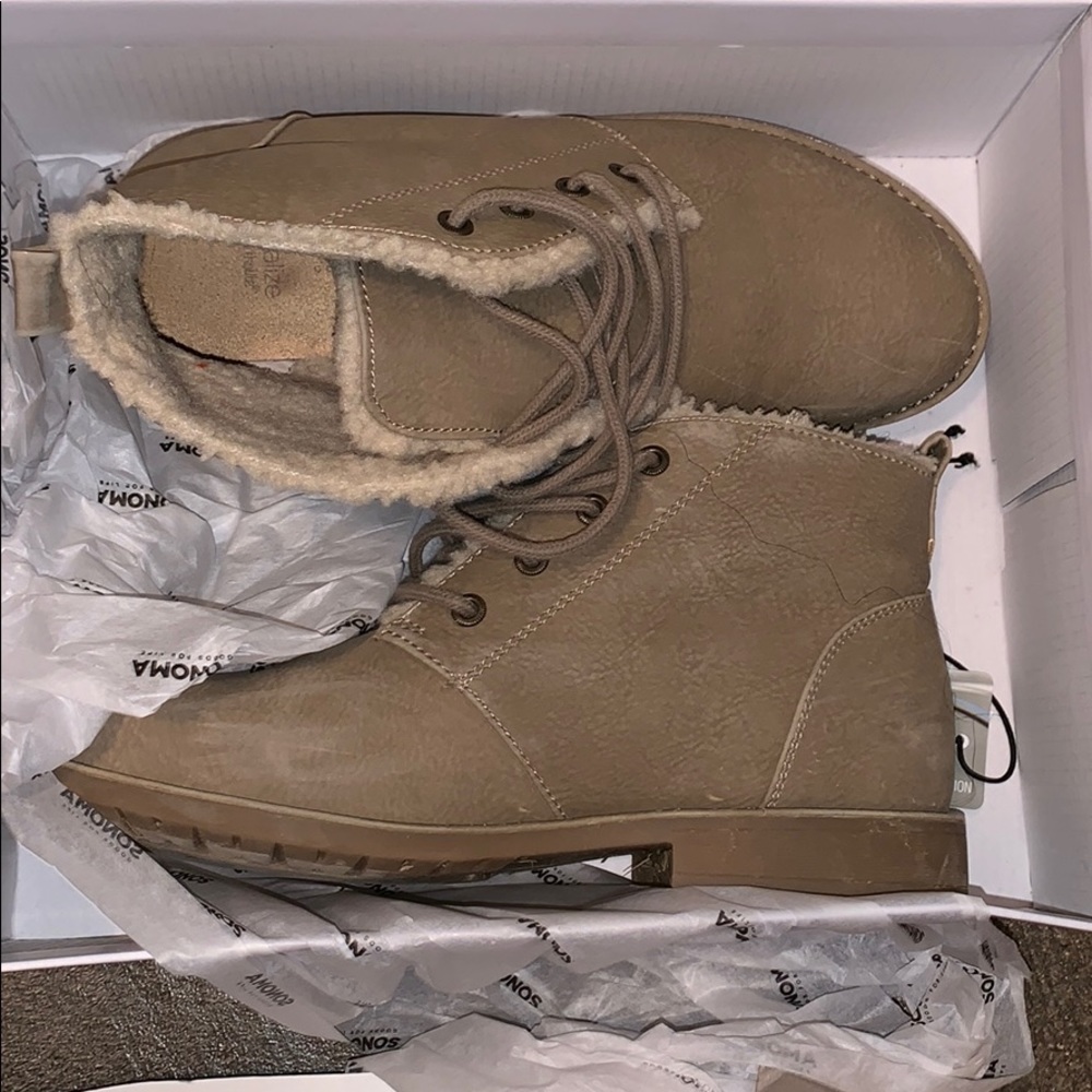 Fur booties